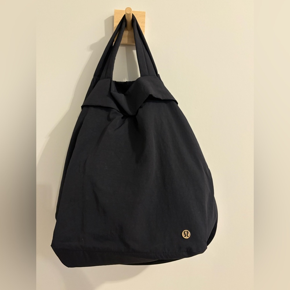 Lululemon bag